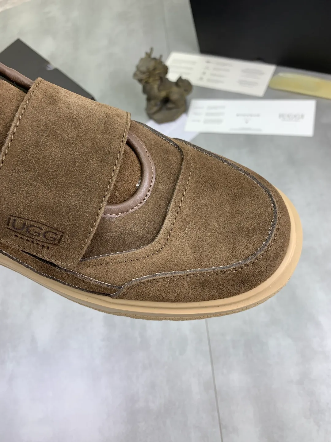 Men's shoes 💰P580 New arrival 🆕🆕🆕 26 New IUGGI Velcro men's shoes Fashionable and casual Velcro men's shoes. First layer suede cowhide + lining wool Rubber outsole Lightweight and non-slip Size: 39-44 Color: three colors